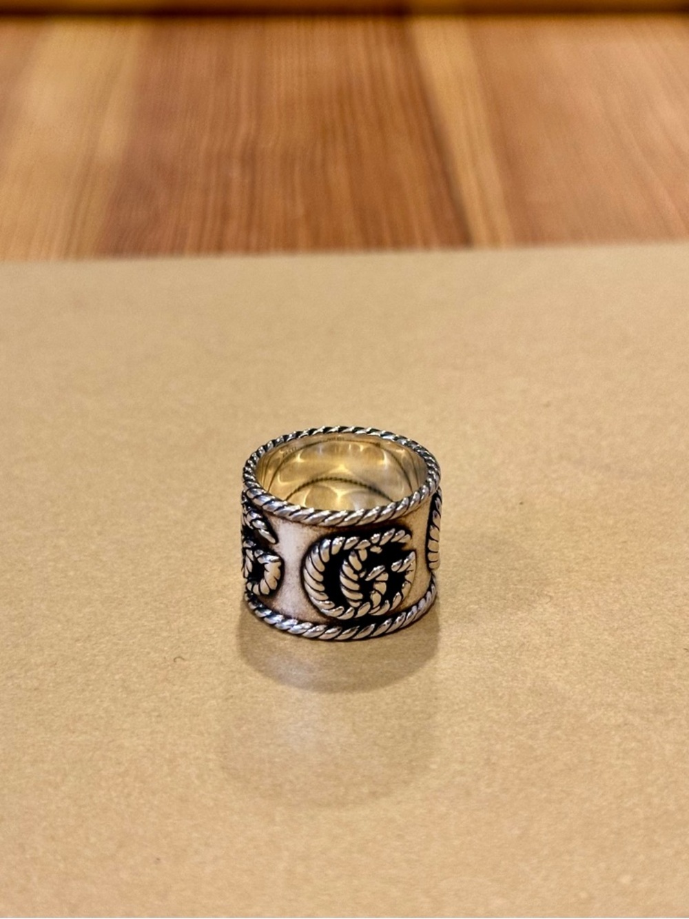 Gucci Silver Rope-Trim Floral Band Ring
